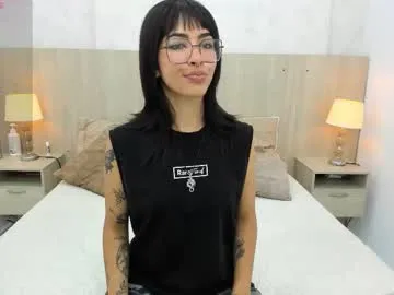 CurlyElisa – webcam model profile photo Image 16