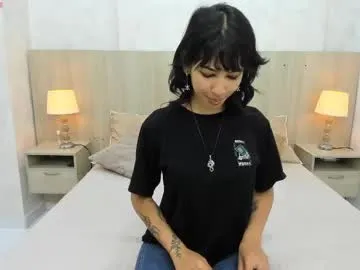 CurlyElisa – webcam model profile photo Image 3