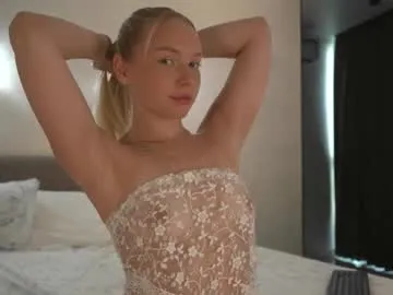 avroramy – webcam model profile photo Image 5