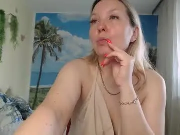 Runarunapi – webcam model profile photo Image 3