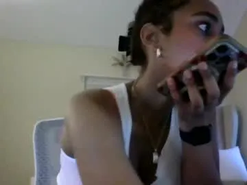 Runarunapi – webcam model profile photo Image 16