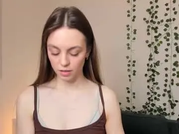 Runarunapi – webcam model profile photo Image 10