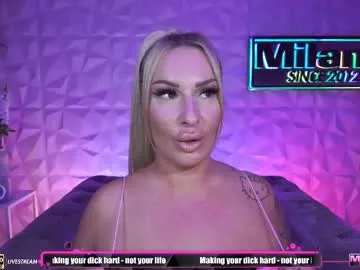 Runarunapi – webcam model profile photo Image 17