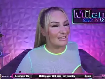 Runarunapi – webcam model profile photo Image 8