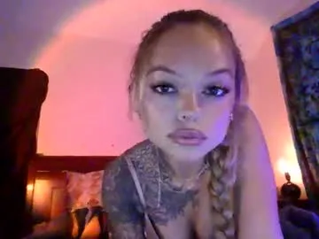 dovia – webcam model profile photo Image 3