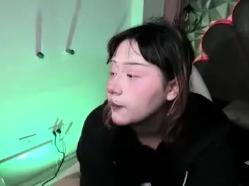 CurlyElisa – webcam model profile photo Image 3