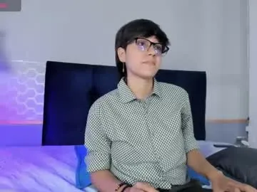 MOMO_ROSE – webcam model profile photo Image 11