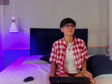 MOMO_ROSE – webcam model profile photo Image 6