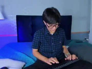 MOMO_ROSE – webcam model profile photo Image 8