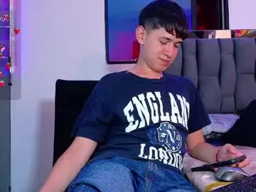 travonidas – webcam model profile photo Image 12