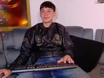 travonidas – webcam model profile photo Image 4