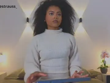 tinyangelxx live broadcast Image 6