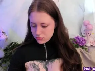 Runarunapi – webcam model profile photo Image 12