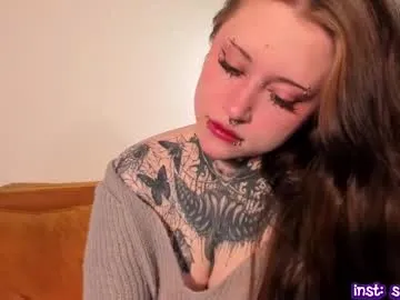 Runarunapi – webcam model profile photo Image 16