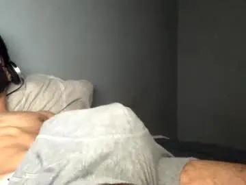 travonidas – webcam model profile photo Image 5