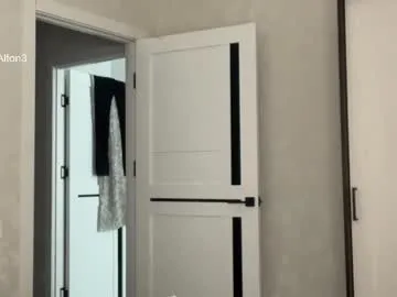 ella_lee15 – webcam model profile photo Image 12