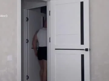 ella_lee15 – webcam model profile photo Image 15