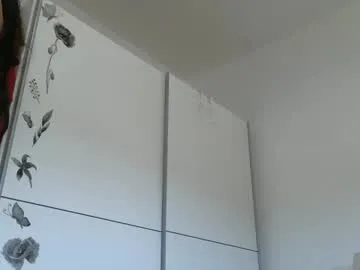 Runarunapi – webcam model profile photo Image 4