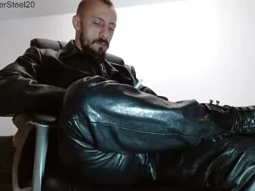 Runarunapi – webcam model profile photo Image 10