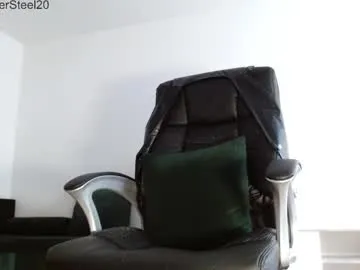 Runarunapi – webcam model profile photo Image 3