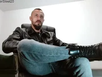 Runarunapi – webcam model profile photo Image 8