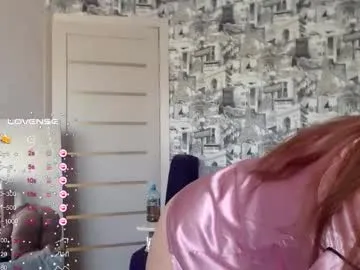 EmmiiGlow live broadcast Image 13