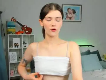 Runarunapi – webcam model profile photo Image 2