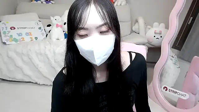 love-uiui – webcam model profile photo Image 7