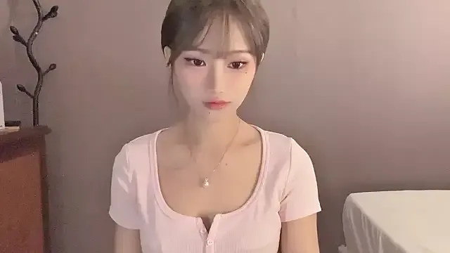 HottCandy21 – webcam model profile photo Image 16