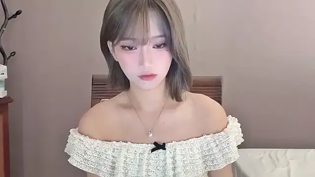 HottCandy21 – webcam model profile photo Image 19