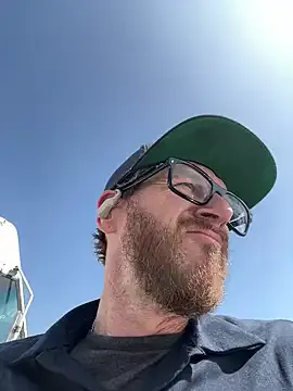 mon1_day – webcam model profile photo Image 5