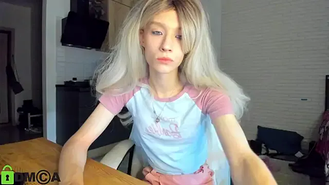 lavetax – webcam model profile photo Image 2