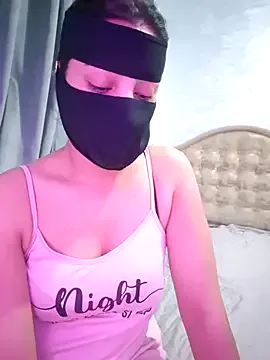 Runarunapi – webcam model profile photo Image 5