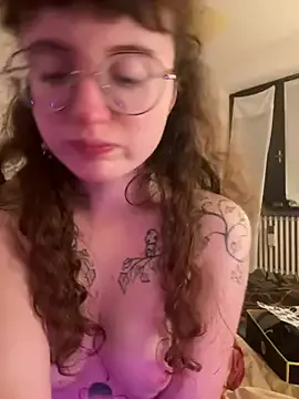 miss_juliaa – webcam model profile photo Image 2