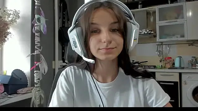 krissone live broadcast Image 3