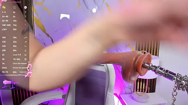 Runarunapi – webcam model profile photo Image 11