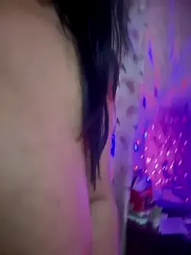 Runarunapi – webcam model profile photo Image 2