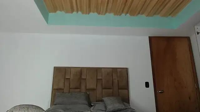 nicole_98 – webcam model profile photo Image 2