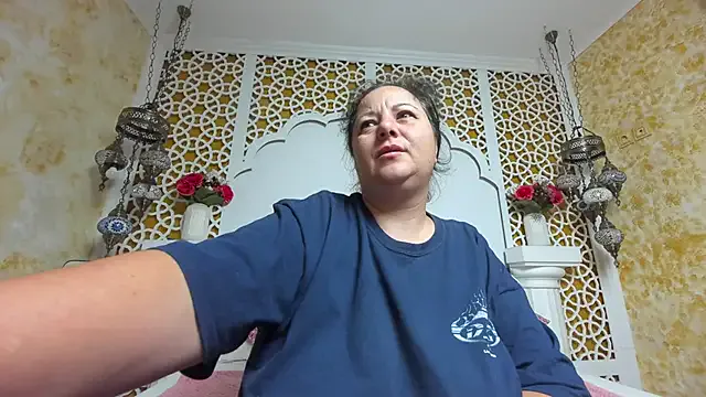 Runarunapi – webcam model profile photo Image 14