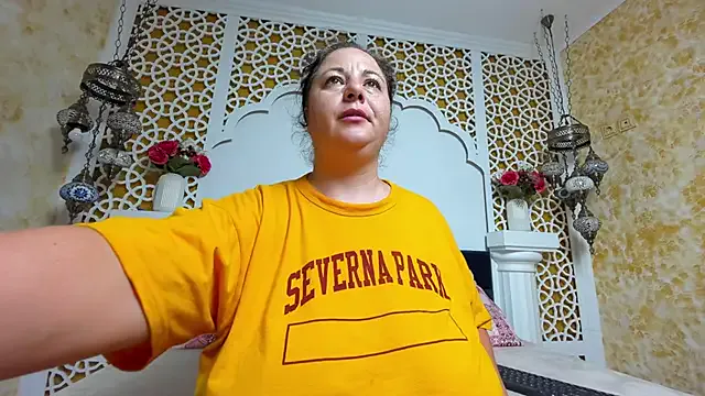 Runarunapi – webcam model profile photo Image 4