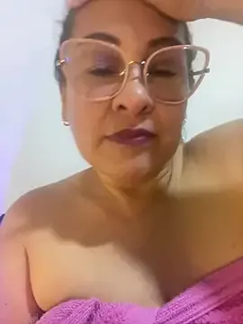 mollyflwers – webcam model profile photo Image 6