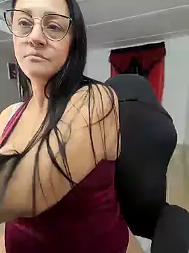 red__dizzy – webcam model profile photo Image 3
