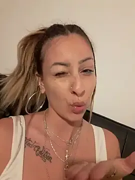 winter11 – webcam model profile photo Image 3