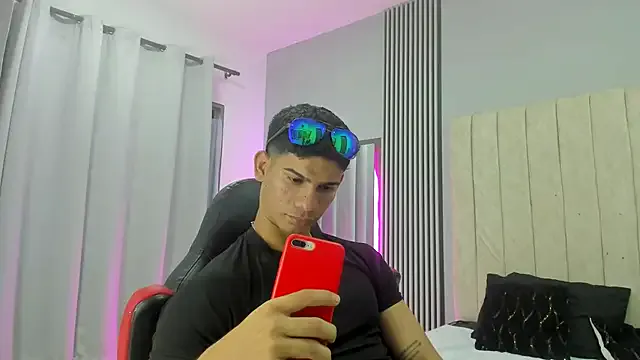 Runarunapi – webcam model profile photo Image 15