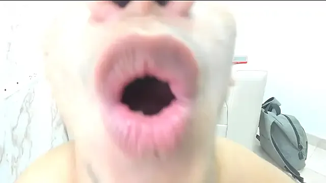 Runarunapi – webcam model profile photo Image 16