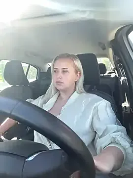 Runarunapi – webcam model profile photo Image 6