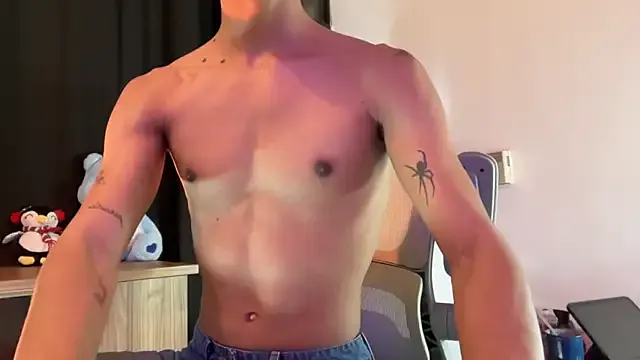 paroncho – webcam model profile photo Image 5