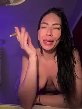 emyii – webcam model profile photo Image 7