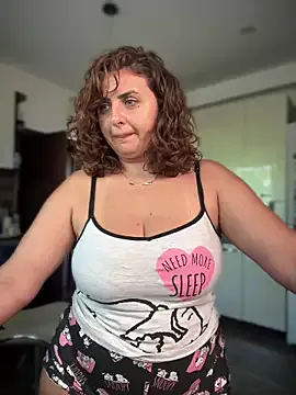 mia_dynasty – webcam model profile photo Image 3