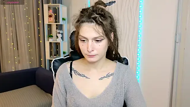 helenamoeller – webcam model profile photo Image 14